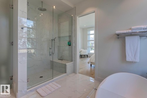 682 Howatt Drive, Edmonton, AB - Indoor Photo Showing Bathroom