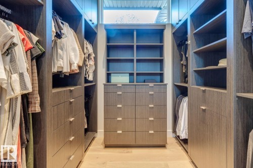 682 Howatt Drive, Edmonton, AB - Indoor With Storage