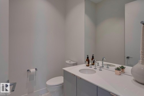 682 Howatt Drive, Edmonton, AB - Indoor Photo Showing Bathroom
