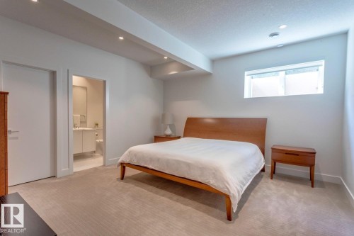 682 Howatt Drive, Edmonton, AB - Indoor Photo Showing Bedroom