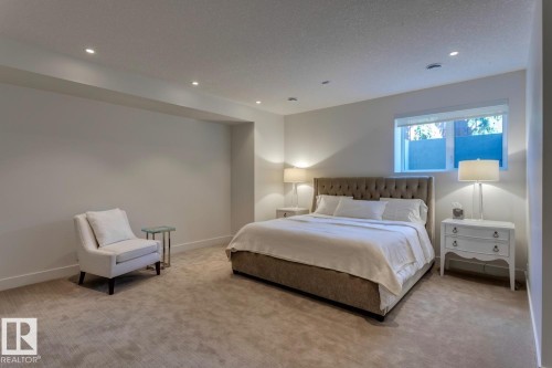 682 Howatt Drive, Edmonton, AB - Indoor Photo Showing Bedroom