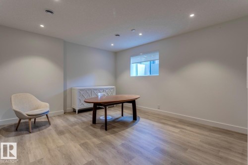 682 Howatt Drive, Edmonton, AB - Indoor