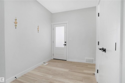 1664 27 Street, Edmonton, AB - Indoor Photo Showing Other Room