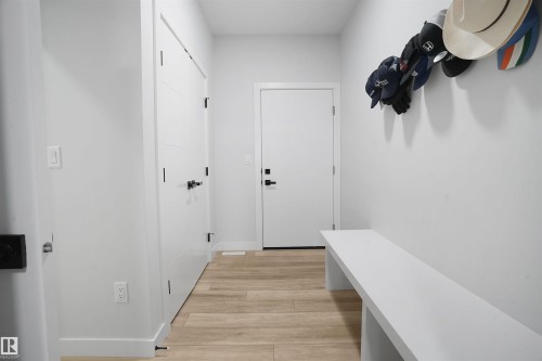1664 27 Street, Edmonton, AB - Indoor Photo Showing Other Room