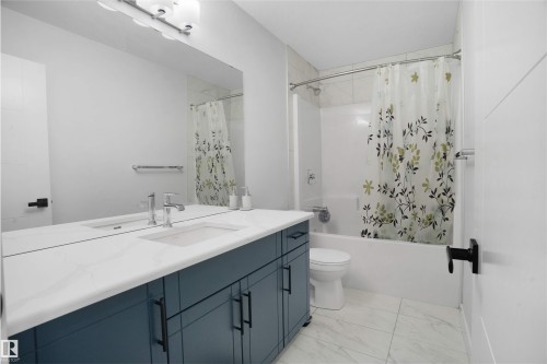 1664 27 Street, Edmonton, AB - Indoor Photo Showing Bathroom