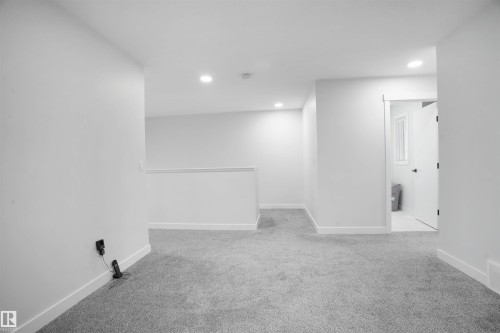 1664 27 Street, Edmonton, AB - Indoor Photo Showing Other Room