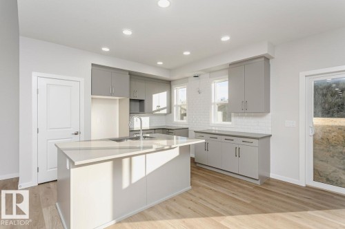 4519 Warbler Loop, Edmonton, AB - Indoor Photo Showing Kitchen With Upgraded Kitchen
