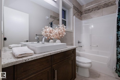4096 Whispering River Drive, Edmonton, AB - Indoor Photo Showing Bathroom
