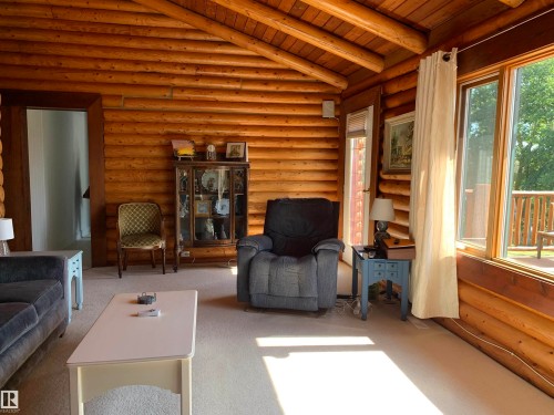 Twp 523 Rr 121, Rural Minburn County, AB - Indoor Photo Showing Living Room