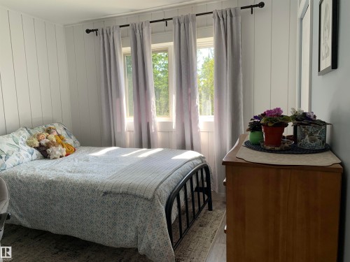 Twp 523 Rr 121, Rural Minburn County, AB - Indoor Photo Showing Bedroom