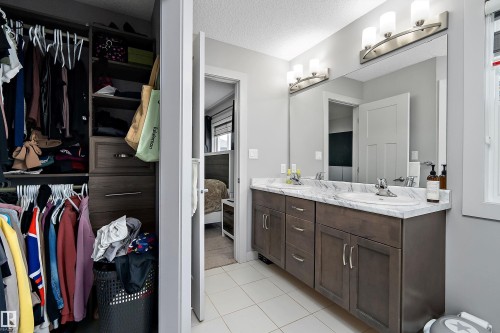 9852 224 Street, Edmonton, AB - Indoor Photo Showing Bathroom
