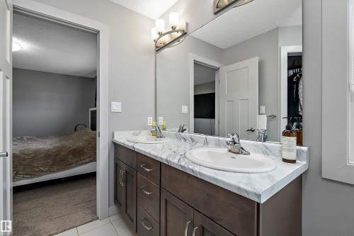 9852 224 Street, Edmonton, AB - Indoor Photo Showing Bathroom
