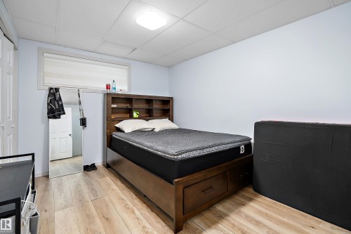 9852 224 Street, Edmonton, AB - Indoor Photo Showing Bedroom