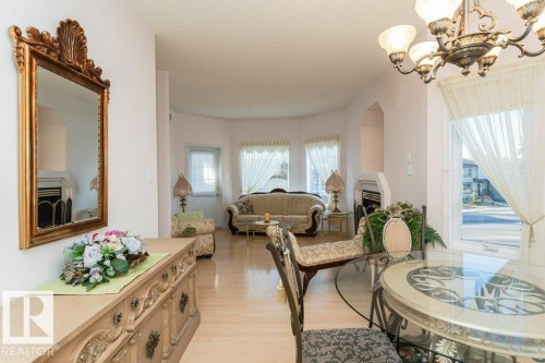 205 11308 130 Avenue, Edmonton, AB - Indoor Photo Showing Dining Room