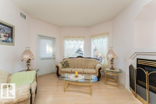 205 11308 130 Avenue, Edmonton, AB - Indoor Photo Showing Living Room