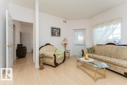 205 11308 130 Avenue, Edmonton, AB - Indoor Photo Showing Living Room