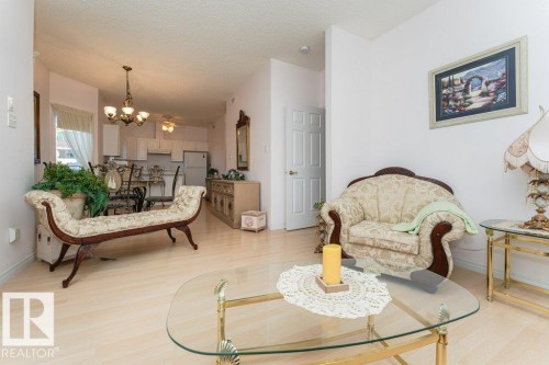 205 11308 130 Avenue, Edmonton, AB - Indoor Photo Showing Living Room