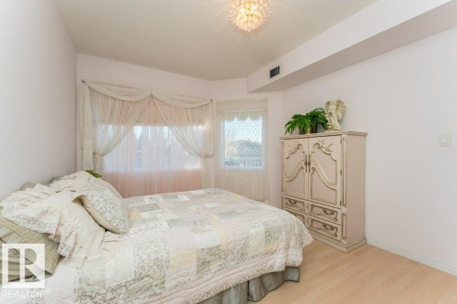 205 11308 130 Avenue, Edmonton, AB - Indoor Photo Showing Bedroom