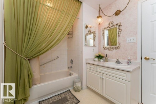 205 11308 130 Avenue, Edmonton, AB - Indoor Photo Showing Bathroom