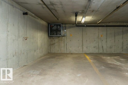 205 11308 130 Avenue, Edmonton, AB - Indoor Photo Showing Garage