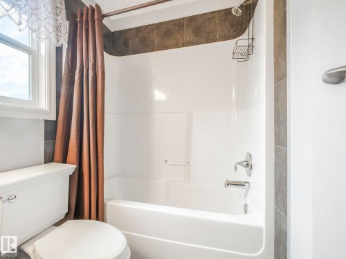 1703 33B Street, Edmonton, AB - Indoor Photo Showing Bathroom