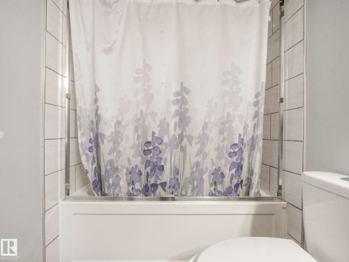 1703 33B Street, Edmonton, AB - Indoor Photo Showing Bathroom