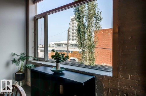 208 10309 107 Street, Edmonton, AB - Indoor