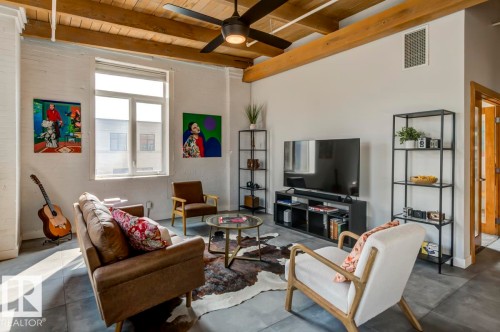 208 10309 107 Street, Edmonton, AB - Indoor