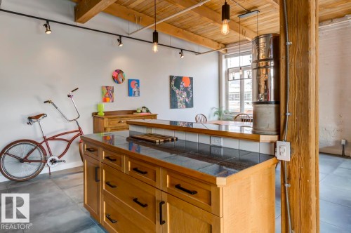 208 10309 107 Street, Edmonton, AB - Indoor