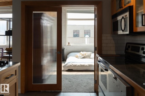 208 10309 107 Street, Edmonton, AB - Indoor