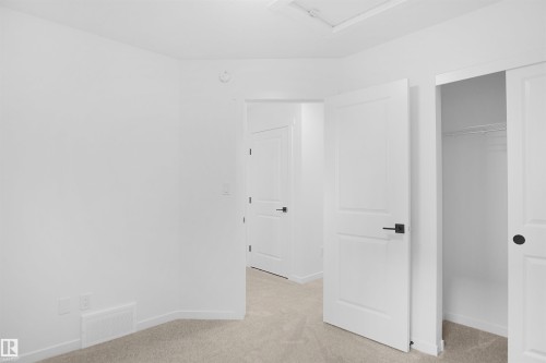 96 1430 Aster Way, Edmonton, AB - Indoor Photo Showing Other Room