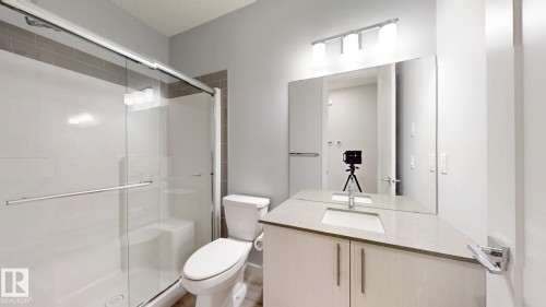 215 Glenridding Ravine Road, Edmonton, AB - Indoor Photo Showing Bathroom