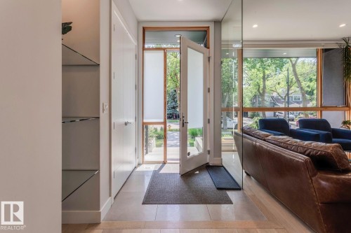 12420 103 Avenue, Edmonton, AB - Indoor Photo Showing Other Room