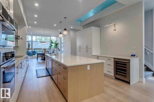 12420 103 Avenue, Edmonton, AB - Indoor Photo Showing Kitchen With Upgraded Kitchen