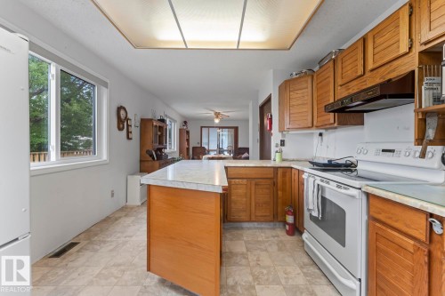 1102 13 Avenue, Cold Lake, AB - Indoor Photo Showing Kitchen