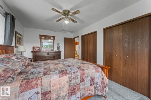 1102 13 Avenue, Cold Lake, AB - Indoor Photo Showing Bedroom