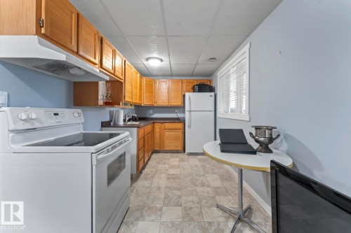 1102 13 Avenue, Cold Lake, AB - Indoor