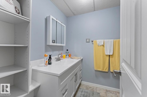 1102 13 Avenue, Cold Lake, AB - Indoor