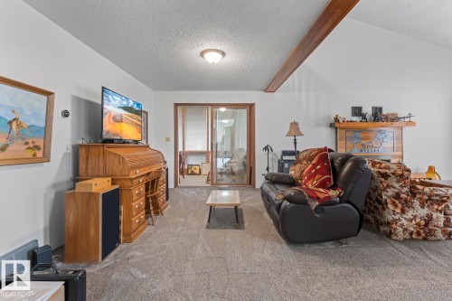 1102 13 Avenue, Cold Lake, AB - Indoor