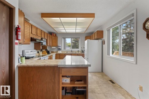 1102 13 Avenue, Cold Lake, AB - Indoor Photo Showing Kitchen