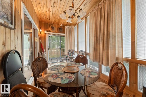 1102 13 Avenue, Cold Lake, AB - Indoor Photo Showing Dining Room