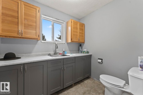1102 13 Avenue, Cold Lake, AB - Indoor Photo Showing Bathroom
