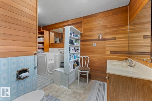 1102 13 Avenue, Cold Lake, AB - Indoor Photo Showing Bathroom