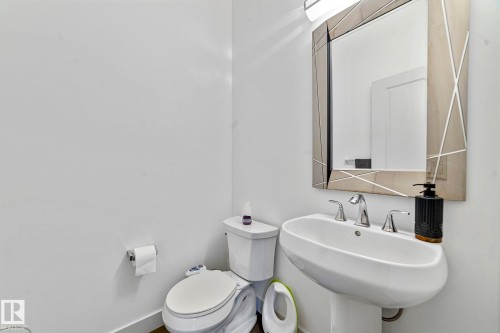 3695 Allan Drive, Edmonton, AB - Indoor Photo Showing Bathroom