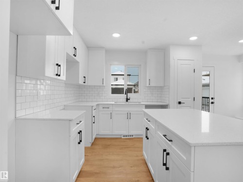 2019 210 Street, Edmonton, AB - Indoor Photo Showing Kitchen With Upgraded Kitchen