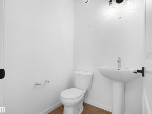 2019 210 Street, Edmonton, AB - Indoor Photo Showing Bathroom