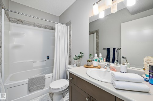 7310 Edgemont Way, Edmonton, AB - Indoor Photo Showing Bathroom
