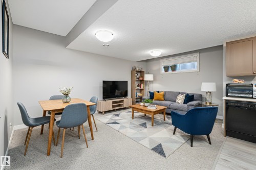 7310 Edgemont Way, Edmonton, AB - Indoor