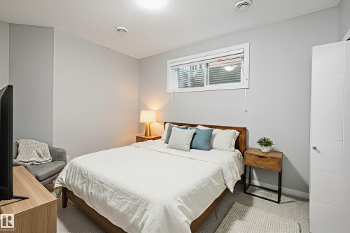 7310 Edgemont Way, Edmonton, AB - Indoor Photo Showing Bedroom