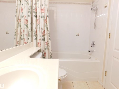 103 Falconer Court Nw, Edmonton, AB - Indoor Photo Showing Bathroom